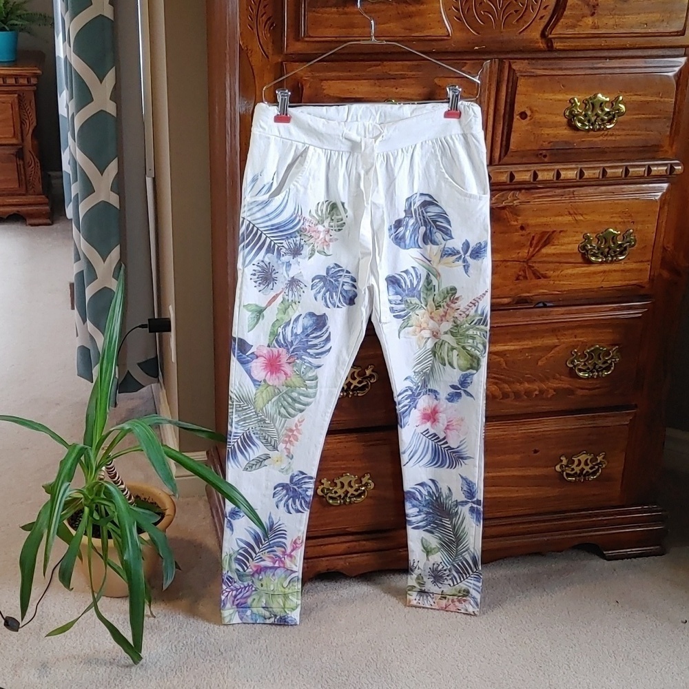 💚WOMEN'S WHITE FLORAL PANTS